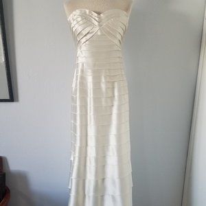 BCBG Dress Off White Strapless sweetheart gown